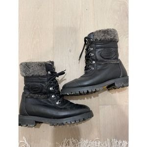 Pajar vibrant sole black leather snow winter boots ladies 8 sturdy Vibram sole